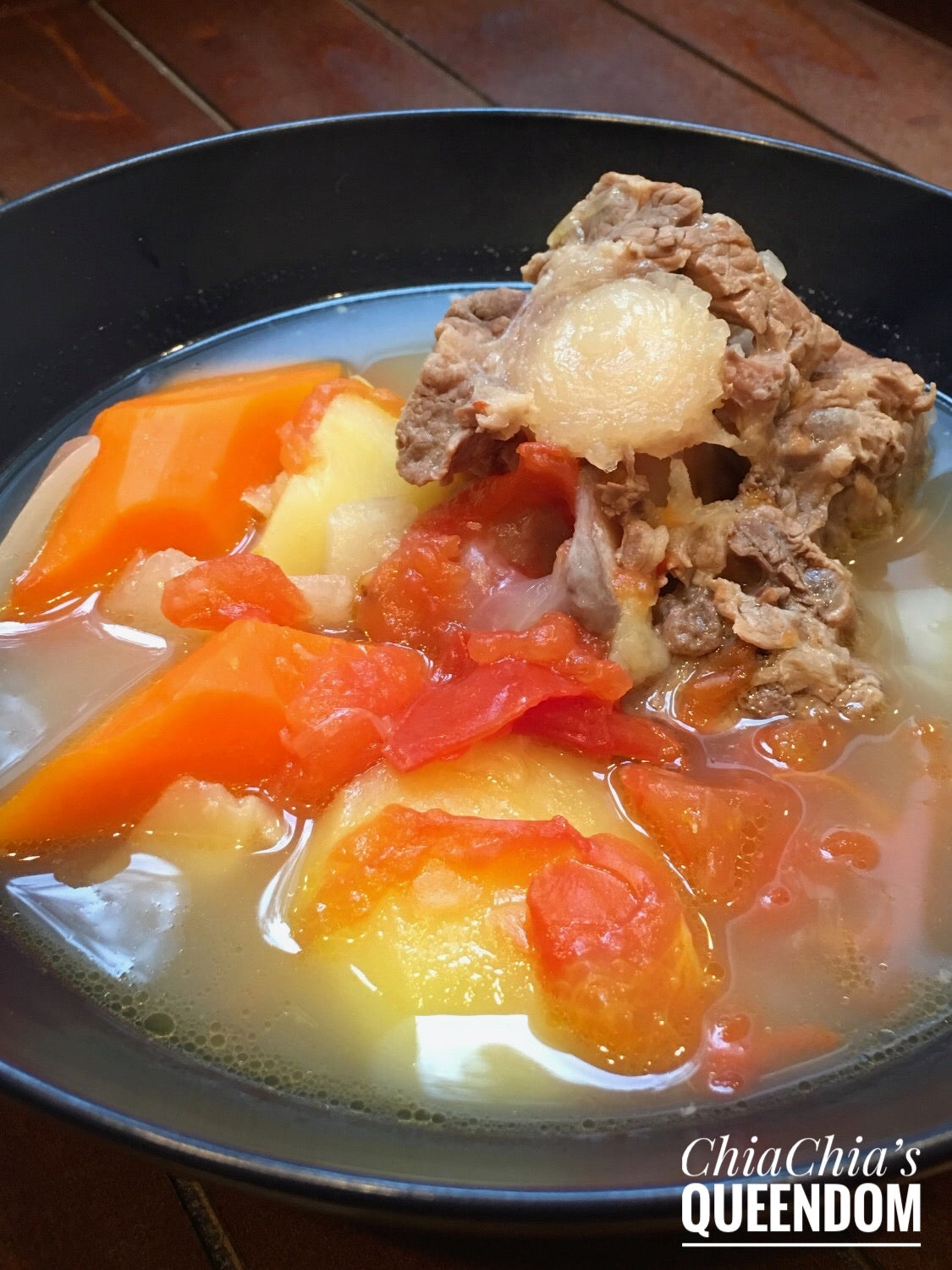 Oxtail Soup 牛尾湯 – ChiaChia's Queendom